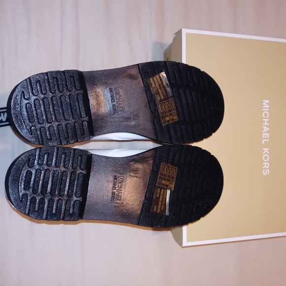 Michael Kors Tavie Rainboot - Picture 5 of 7